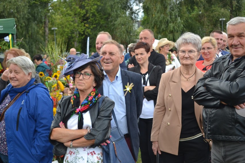 Dożynki Powiatowe w Pile. Tak świętowali mieszkańcy całego powiatu [ZOBACZ ZDJĘCIA]