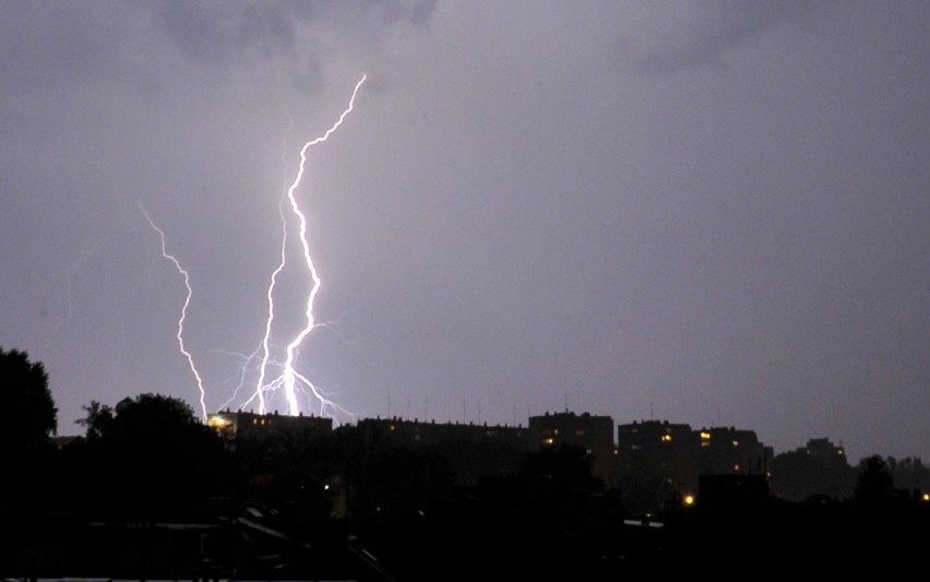 Silny wiatr i deszcz nadciągają nad Pomorze - noc z...