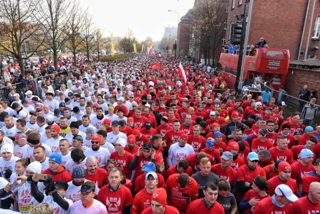 Bieg Niepodległości w Poznaniu w poprzednim roku ukończyło 22,5 tys. zawodników. To rekord wszech czasów podczas imprez biegowych w naszym kraju