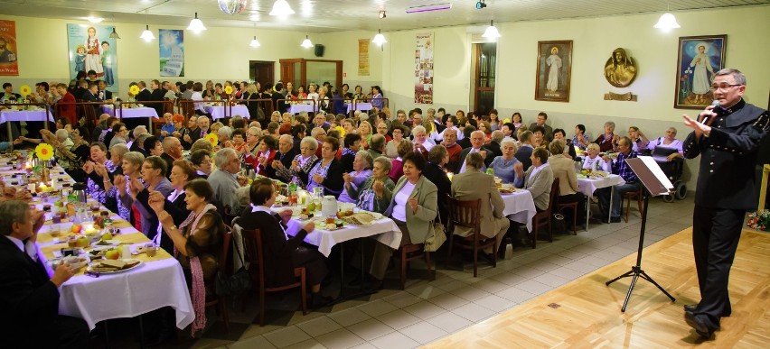 Biesiada w bł. Karolinie w Tychach