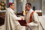 Parafia Wartkowice ma nowego księdza. Adrian Anielak przyjął święcenia diakonatu (ZDJĘCIA i FILMY)