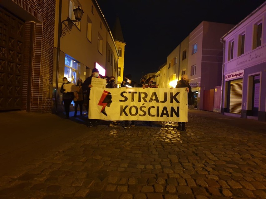 Piątkowy strajk kobiet w Kościanie. Mamy kolejną galerię zdjęć