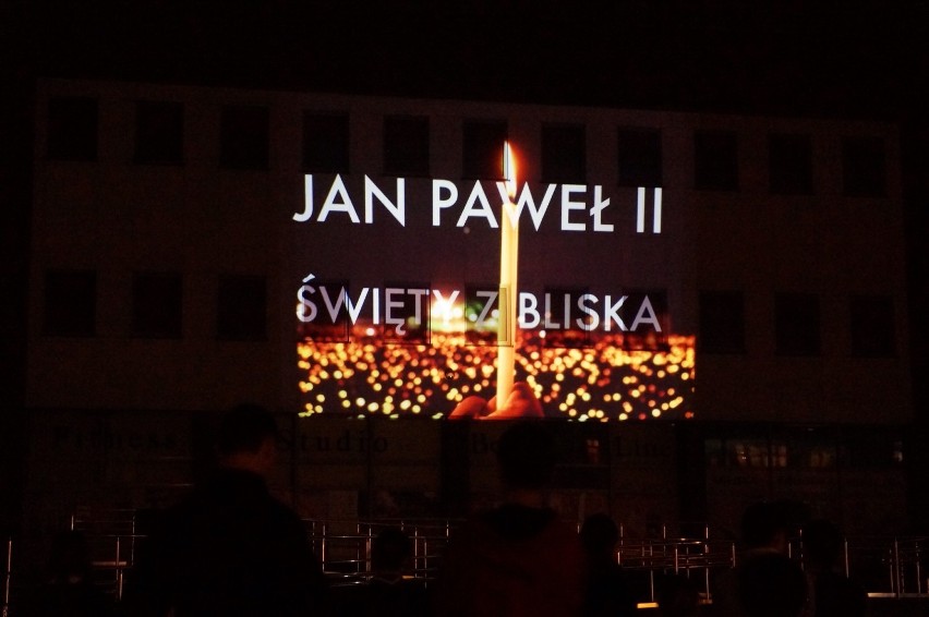 Jan Paweł II Święty z Bliska