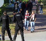 Kibicie ŁKS nie dojechali na mecz z Lechią Tomaszów. Policja zatrzymała ich na rogatkach