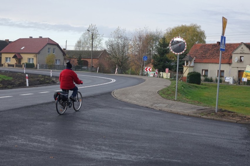 Jezierzyce Kościelne. Remont drogi powiatowej zakończony. Wiemy, jak wygląda po modernizacji [ZDJĘCIA] 