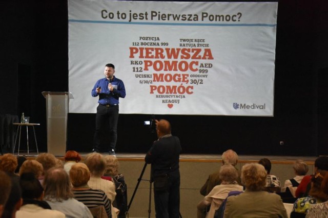 Seniorzy poznali zasady prawidłowego udzielania pierwszej pomocy