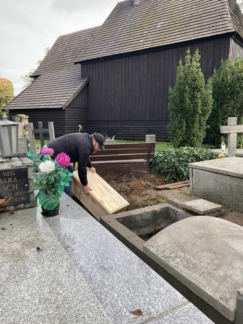 Pochówek szczątków rodziny Weinertów na Cmentarzu...