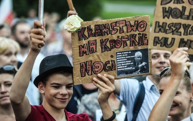 To już kolejny dzień protestów przed sądem w Bydgoszczy. 


INFO Z POLSKI 20.07.2017 - przegląd najciekawszych informacji ostatnich dni w kraju

