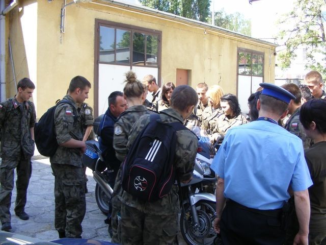 Policjantów w Tarnobrzegu odwiedzili licealiści [zdjęcia]