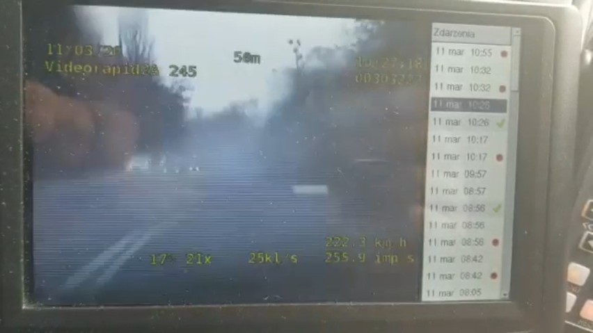 Policjanci z grupy SPEED zatrzymali mężczyznę, który pędził...