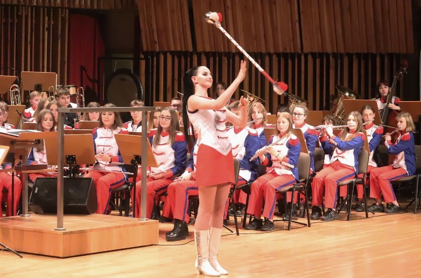 Koncert Radomskiej Młodzieżowej Orkiestry Dętej Grandioso odbył się przy pełnej widowni (WIDEO, ZDJĘCIA)
