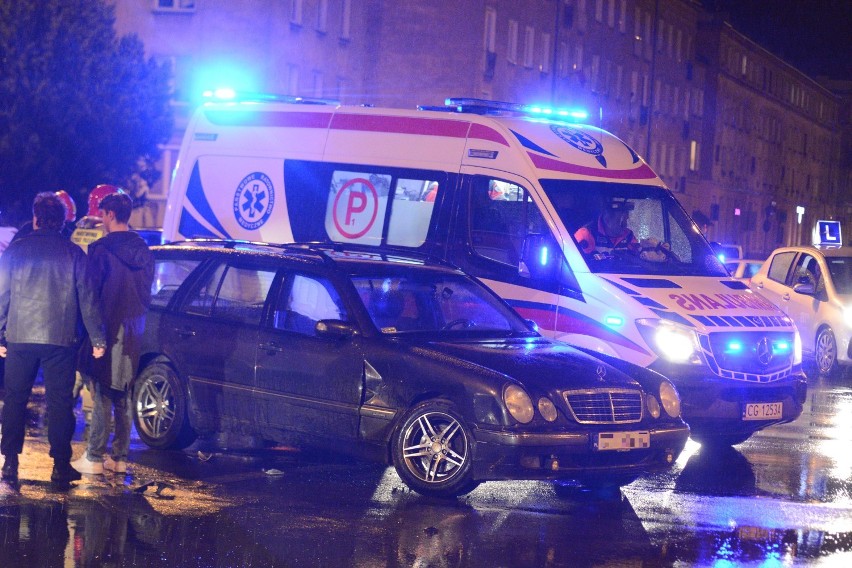 Wypadek taksówki i mercedesa w Grudziądzu. 12-latka w szpitalu [zobacz zdjęcia]