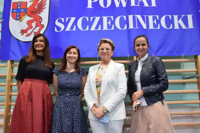 Nauczycielki z Zespołu Szkół Technicznych w Szczecinku podczas obchodów Dnia Nauczyciela