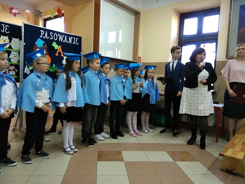 Pasowanie na ucznia w Szkole Podstawowej nr 10 w Inowrocławiu [zdjęcia]