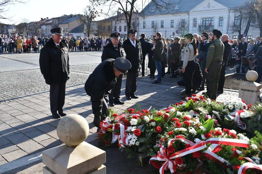 Uroczyste obchody Święta Niepodległości na rynku w Olkuszu