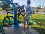 Kraków. Za niesprawny rower grozi mandat. W trasie można naprawić go na samoobsługowych stacjach naprawy rowerów