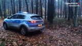 86-latek zgubił się w lesie. Policja odnalazła jednak mężczyznę 