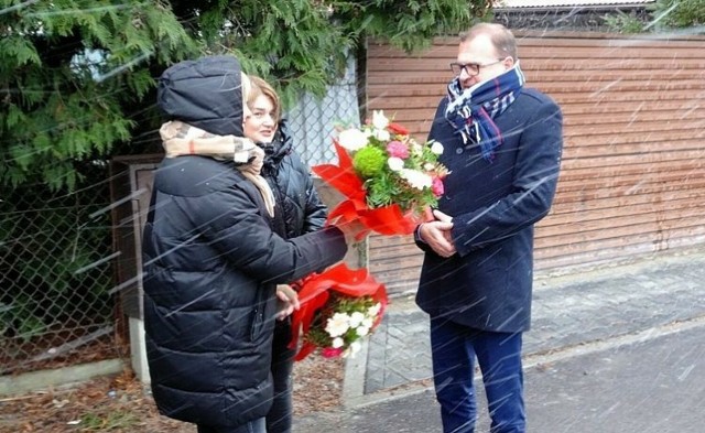 Mieszkańcy ulicy Szeroka Droga podziękowali prezydentowi Radomia Radosławowi Witkowskiemu za modernizację ulicy.