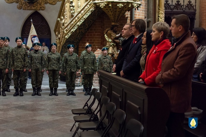 Pelplin. Mieszkańcy licznie uczestniczyli w obchodach Narodowego Święta Niepodległości [ZDJĘCIA]