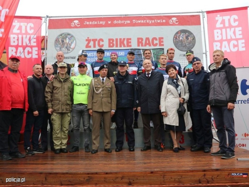 Policjant z Ostrowa Wielkopolskiego został Mistrzem Polski Służb Mundurowych w Kolarstwie Szosowym