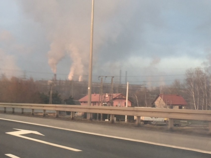 Kraków. Nad hutą wielka chmura. Skąd się wzięła?