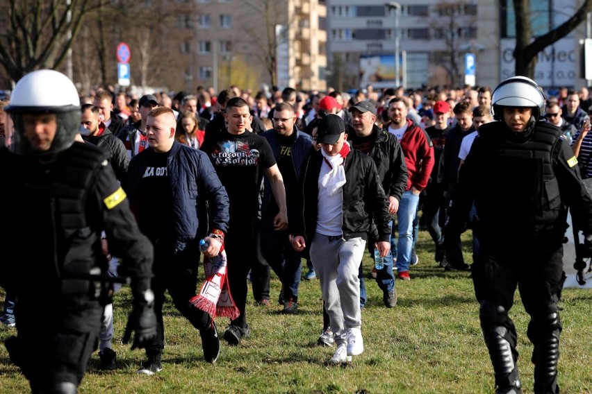 O wiele więcej kibiców Cracovii chciało zobaczyć mecz na...