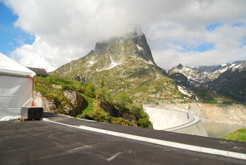 Piotr Głowacki z Mysłowic: Z rozrusznikiem serca chce zdobyć Koronę Ziemi. Zaatakował Mont Blanc