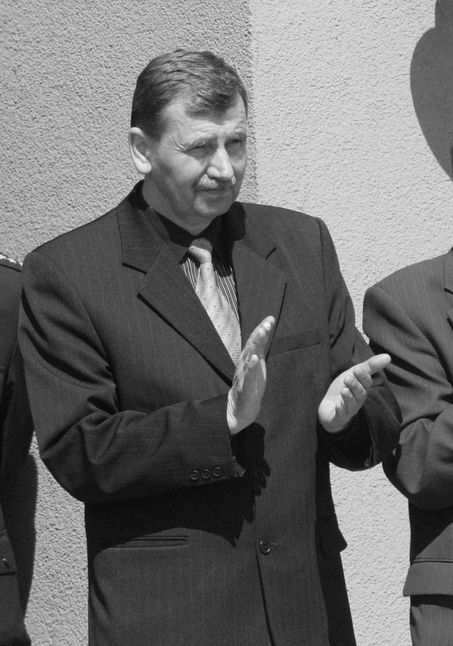 19 grudnia 2012 - zmarł st. bryg. inżynier w stanie spoczynku Andrzej Ropel, były komendant Zawodowej Straży Pożarnej w Pucku (w latach 1983 - 1992) oraz komendant rejonowy Państwowej Straży Pożarnej w Pucku (w latach 1992 - 1999).