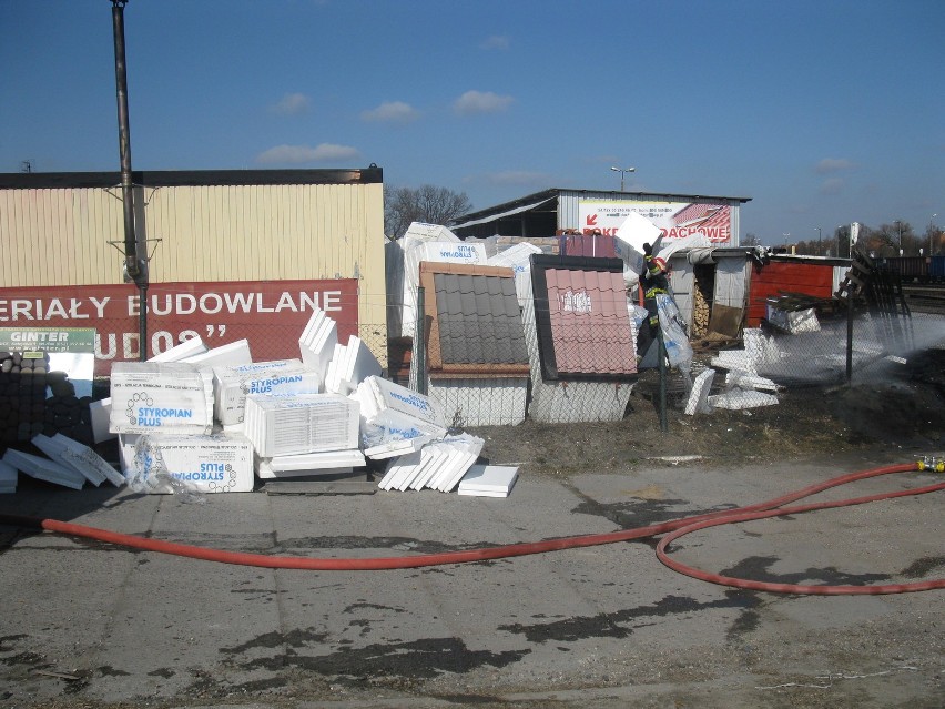 Kwidzyn: Palił się skład materiałów budowlanych przy ul. Kolejowej