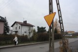 Osiedle Zuzanka w Zawierciu znane z nadmiernej ilości znaków drogowych, teraz ma się ich pozbyć