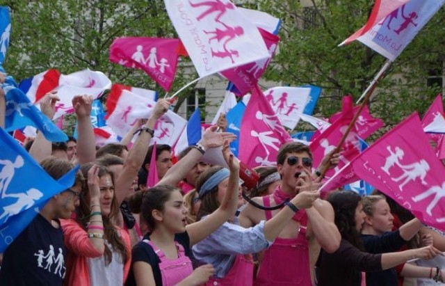 Studenci Sorbony demonstrują przeciw zrównaniu małżeństwa z partnerstwem gejów