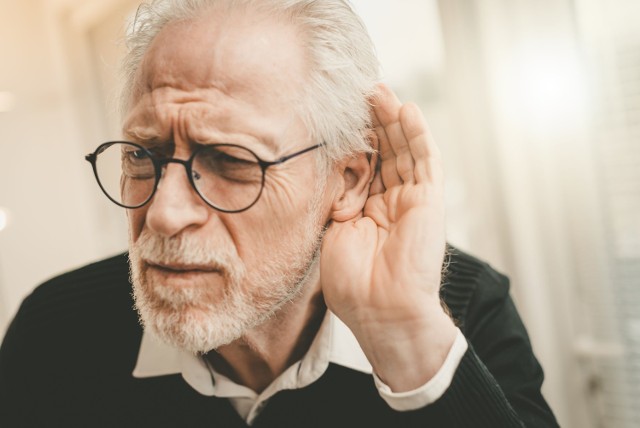 Według szacunków WHO do 2050 roku problemy ze słuchem będzie miała 1 na 4 osoby na świecie.