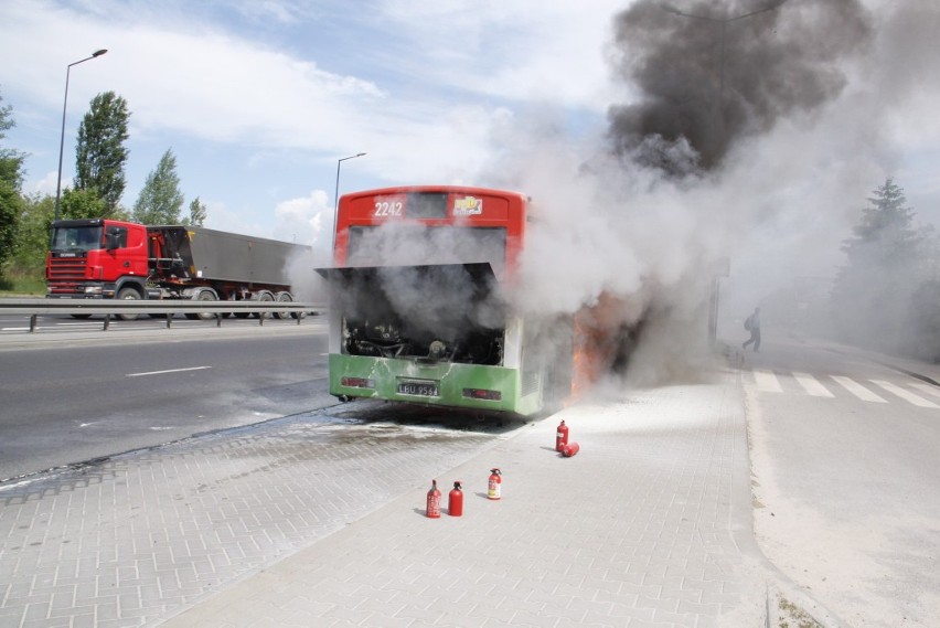 Pożar autobusu na al. Spółdzielczości Pracy