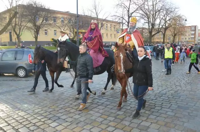 Zdjęcia orszaku Trzech Króli z Głogowa z lat minionych