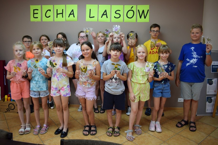  Wakacyjne zajęcia dla dzieci ”Echa Lasów” w osjakowskiej bibliotece