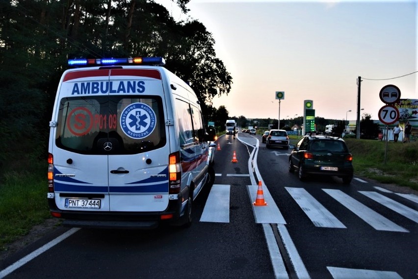 Groźny wypadek z udziałem motocykla i auta pod Nowym Tomyślem