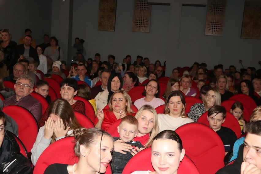 74 wolontariuszy z radziejowskich szkół zbierało podczas...