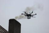 Kontrole smogu nad Ostrowem Wielkopolskim. Dron i strażnicy miejscy w akcji