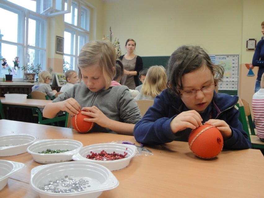 Święta: dzieci na Świątecznej Manufakturze 2013 w Śremskim...