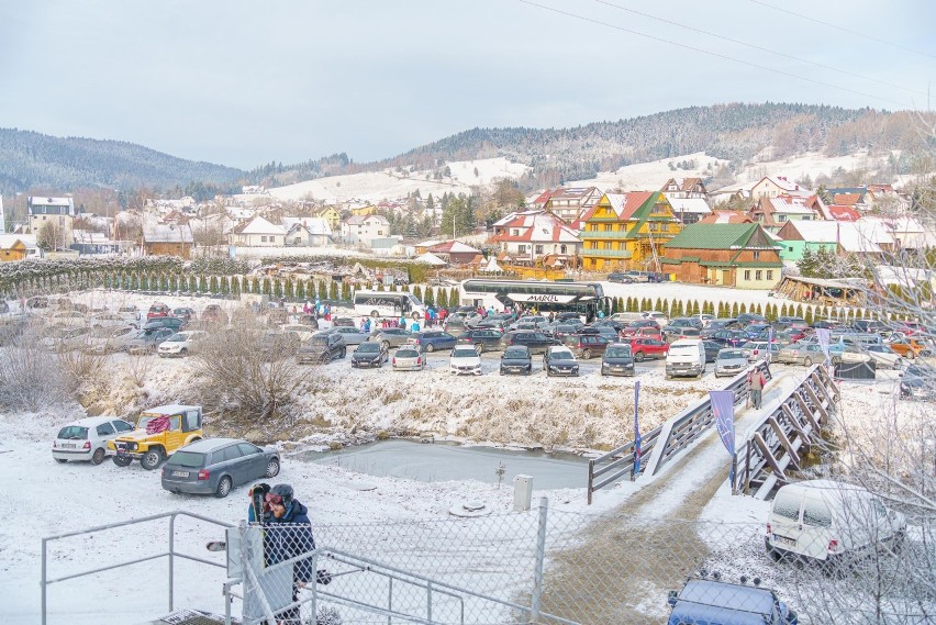 Sobota, 4 grudnia. Stacja w Tyliczu już otwarta