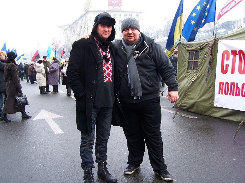 Karol Kus solidarny z Ukrainą. Od powrotu z Donbasu niezmiennie śpiewa „Podaj rękę Ukrainie". Zachęca do tego wszystkich Polaków!