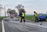 Śmiertelny wypadek w Smoszewie. Nie żyje 26-letni mężczyzna. Droga krajowa nr 36 jest zablokowana
