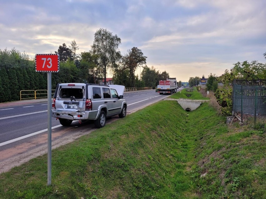 Wypadek w Busku. Jedna osoba ranna po zderzeniu osobówki z ciężarówką