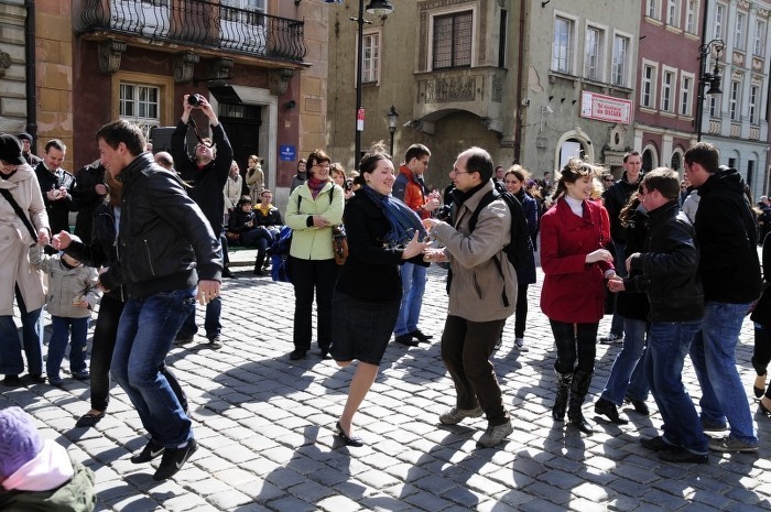 Poznaniacy integrowali się tanecznie na Starym Rynku [ZDJĘCIA,WIDEO]