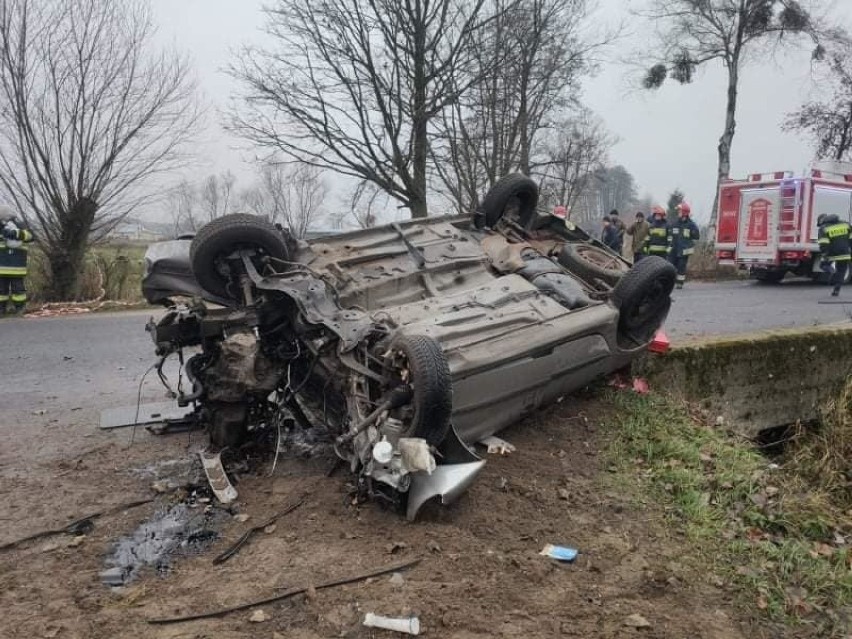 Ulatowo-Pogorzel. Poważny wypadek drogowy, 27.11.2019. Po ciężko rannego kierowcę przyleciał śmigłowiec