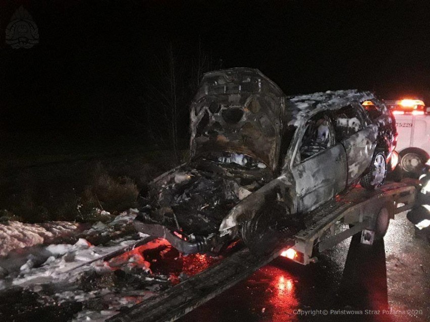 Powiat radomszczański. Strażacy gasili pożar samochodu w Łowiczu i kotłowni w Kletni