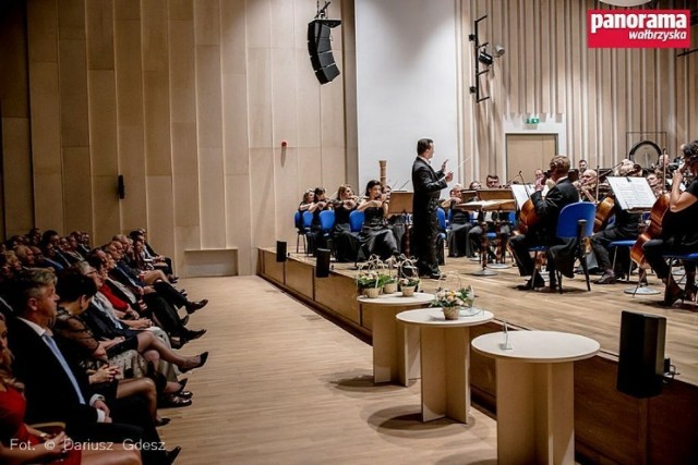 Koncert inaugurujący salę koncertową Filharmonii Sudeckiej po remoncie - przeżyjmy go jeszcze raz.