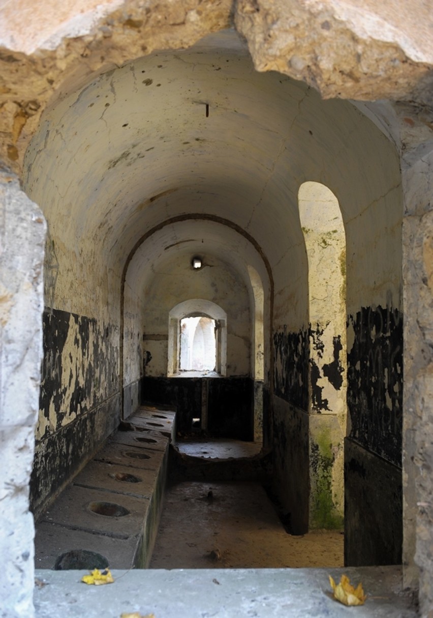 Zobacz także:
 Twierdza Przemyśl: Fort XIII "San Rideau" w...