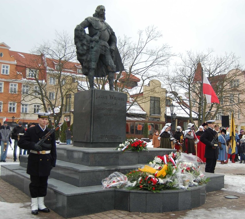 Obchody 356 rocznicy śmierci Jakuba Wejhera. Złożono kwiaty pod pomnikiem Wejhera