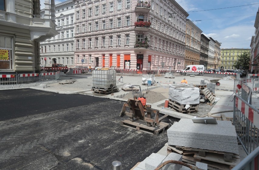 Remont ul. Bohaterów Getta Warszawskiego. Co słychać na placu budowy? 